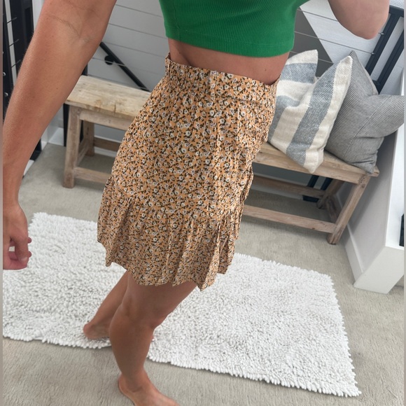 Wild Fable Yellow & White Floral High-Waist Flowy Mini Skirt | Summer Size S - Picture 5 of 11